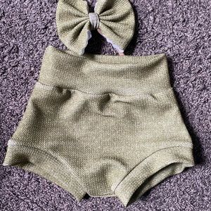 Gold Glitter Print bow & bummies set